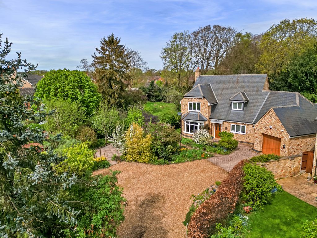 4 bed detached house for sale in Manor Gardens, Potton, Sandy SG19, £