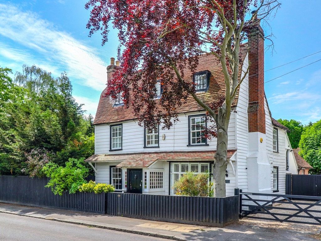 5 bed detached house for sale in Brentwood Road, Herongate CM13 Zoopla