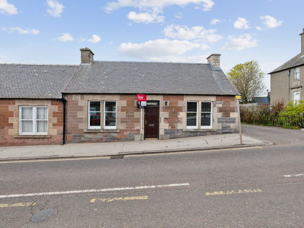 3 bed end terrace house for sale in Main Street, Carnwath, Lanarkshire