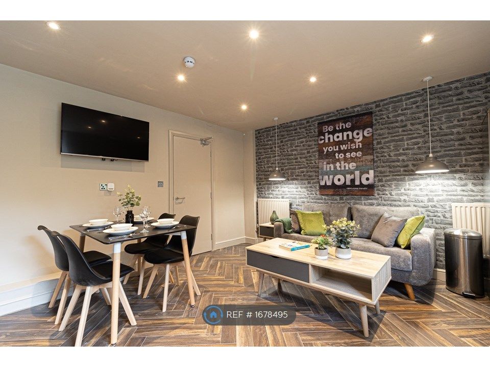 Room to rent in Whitehead Lane, Huddersfield HD4 Zoopla