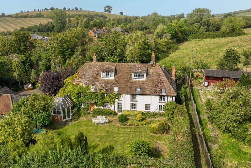 5 bed detached house for sale in Station Road, Quainton, Aylesbury HP22