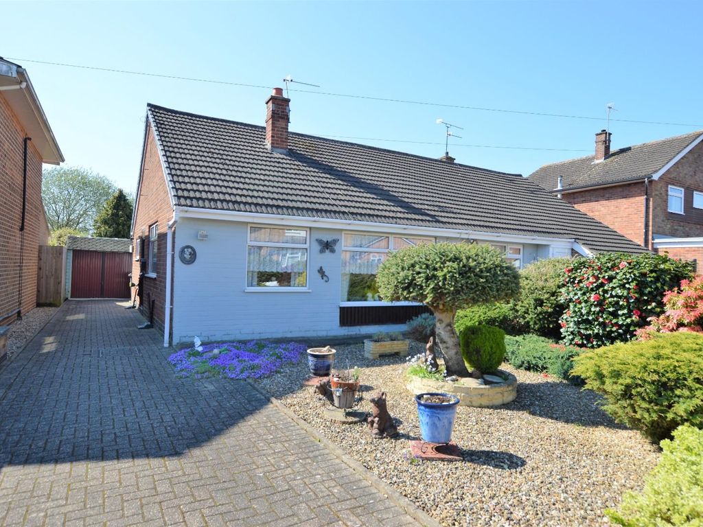2 bed semidetached bungalow for sale in Homestead Drive, Wigston LE18