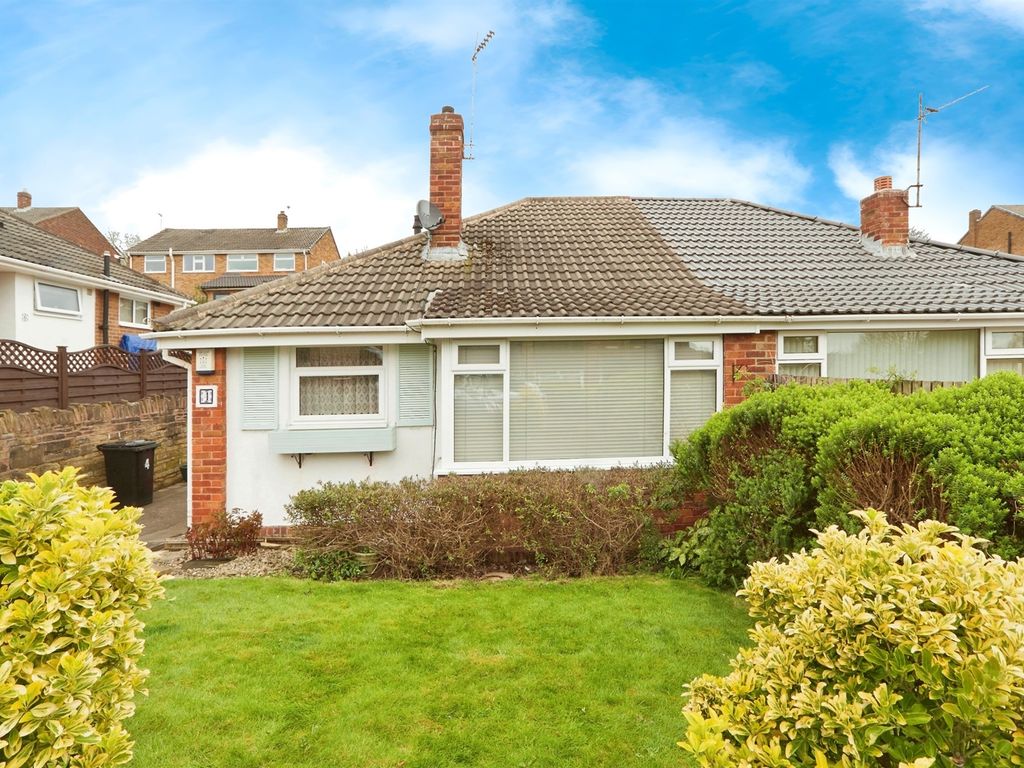 2 bed semidetached bungalow for sale in Spring Valley Avenue, Bramley