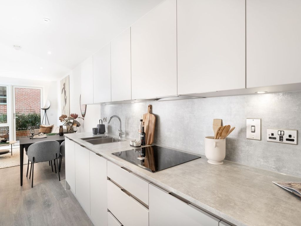 New home, 1 bed flat for sale in Prestwick Road, Watford WD19, £290,000