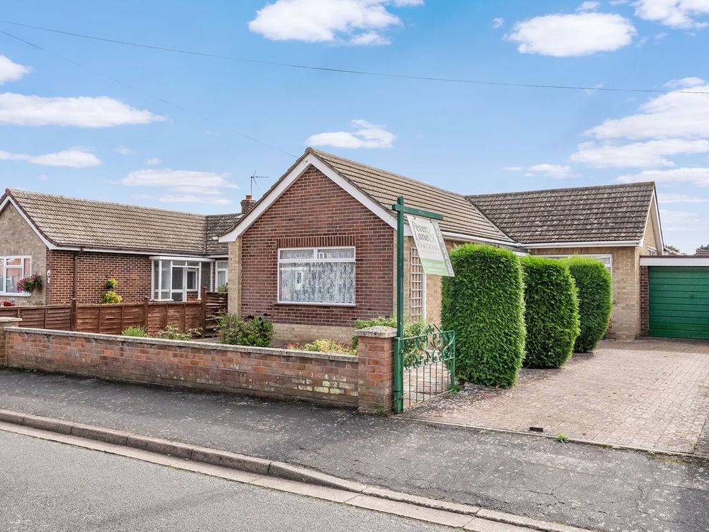 3 bed bungalow for sale in Rodney Road, Hartford, Huntingdon PE29 Zoopla