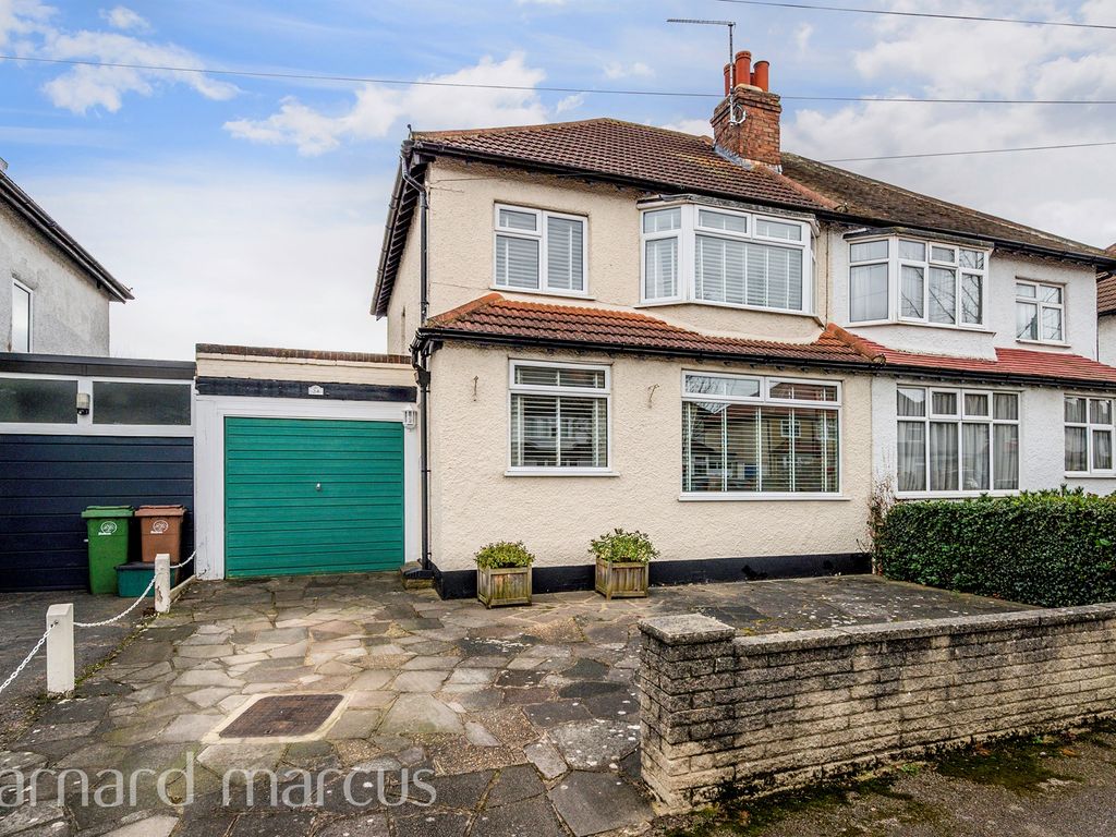 3 bed semidetached house for sale in Lyndon Avenue, Wallington SM6