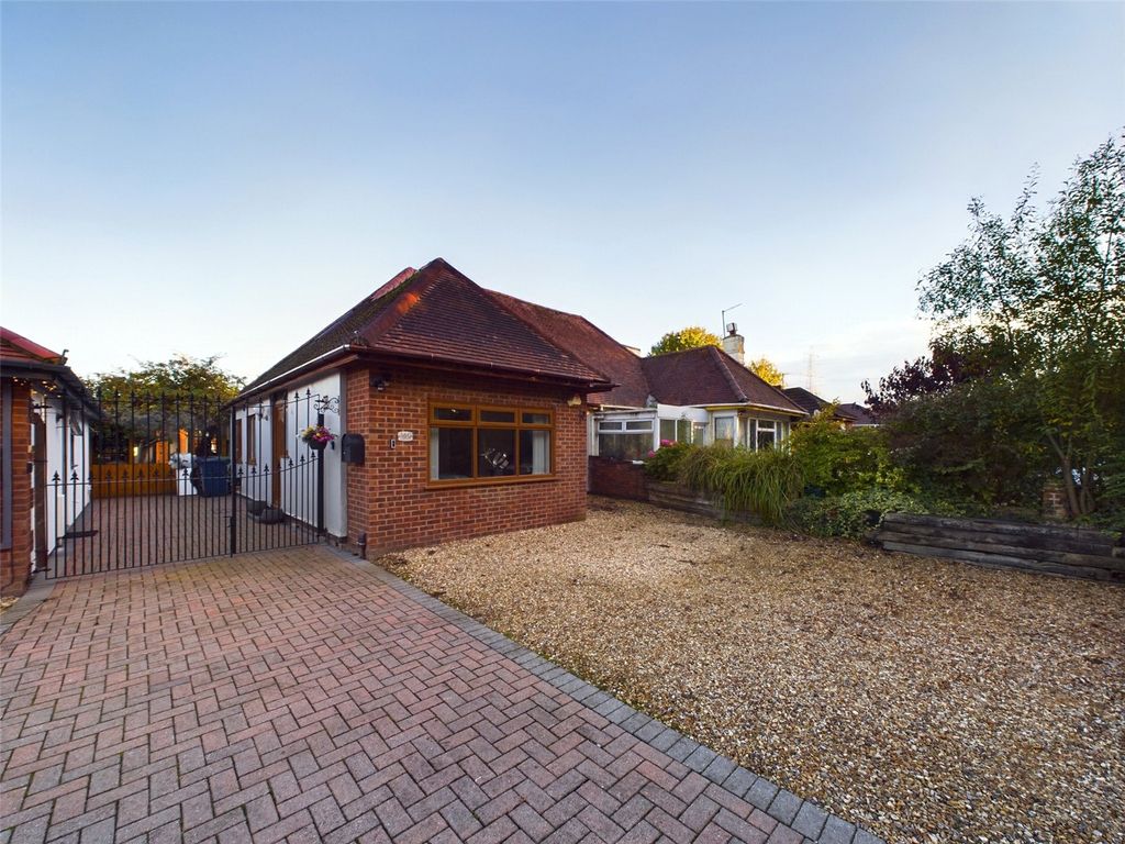 3 bed bungalow for sale in Innsworth Lane, Gloucester, Gloucestershire