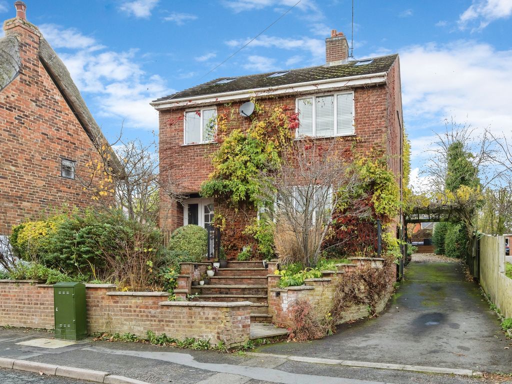4 bed detached house for sale in New Street, Weedon, Northampton NN7, £