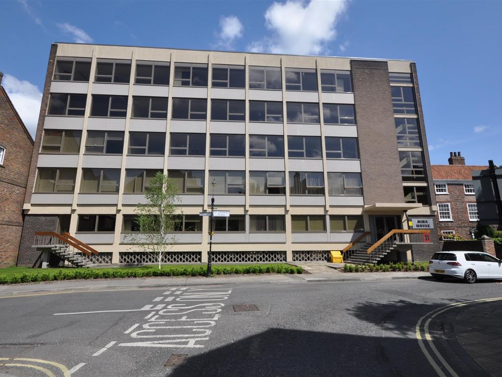 1 bed flat for sale in The Courtyard, St. Martins Lane, York YO1, £