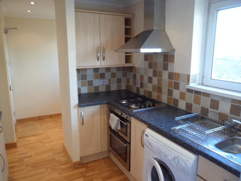 2 bed flat to rent in Alleyn House, Cwmbran, Torfaen NP44, £750 pcm