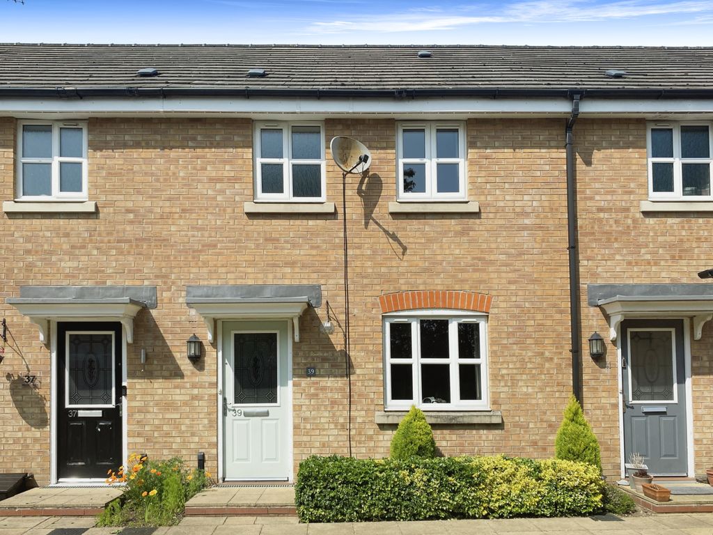 3 bed terraced house for sale in Maximus Road, North Hykeham, Lincoln