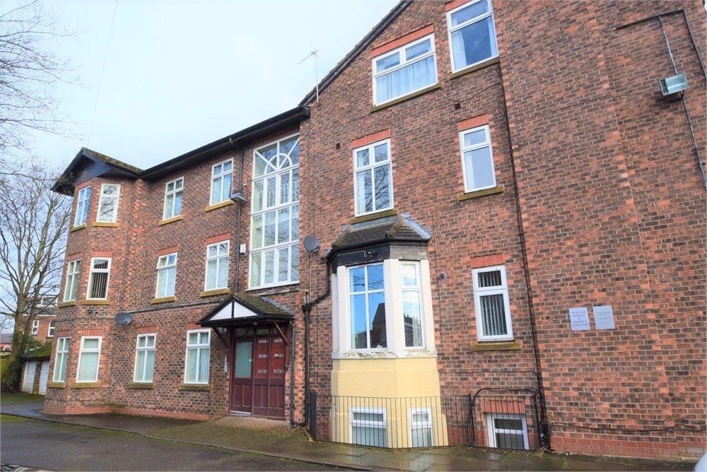 2 bed flat to rent in Lowfield Road, Shaw Heath, Stockport SK2 Zoopla