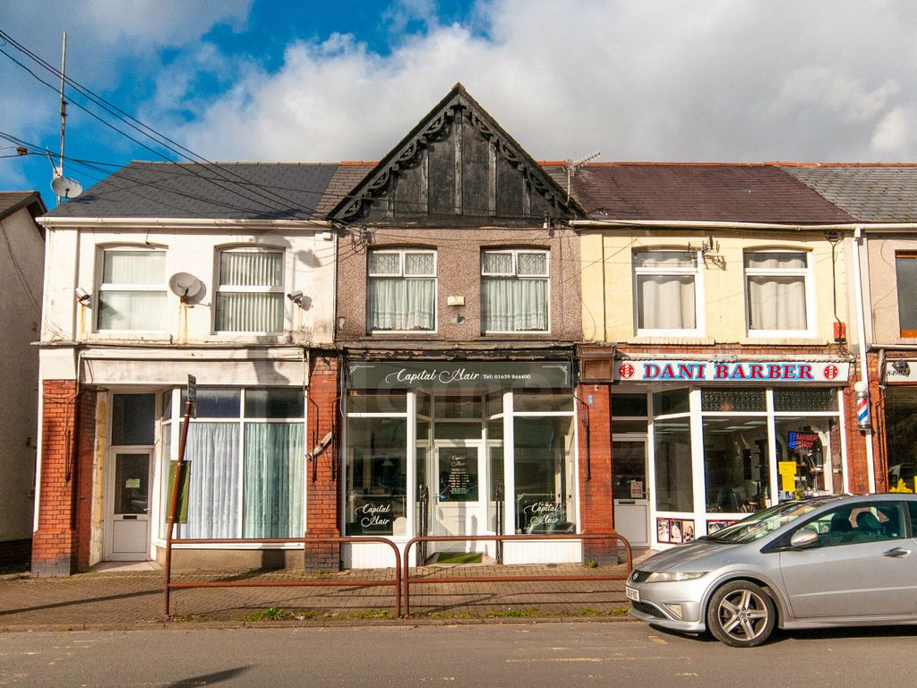 1 bed flat to rent in Flat 2, Capital Buildings, Gurnos Road