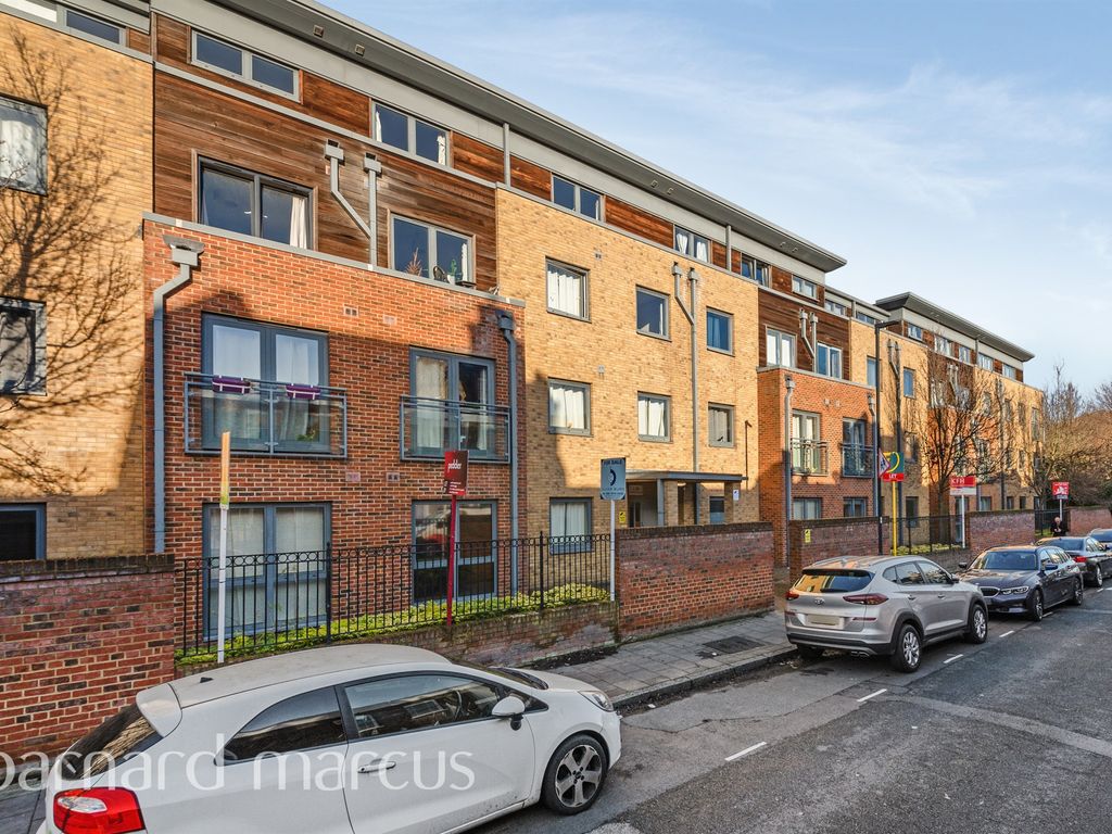 2 bed flat for sale in Effra Parade, London SW2, £425,000 Zoopla