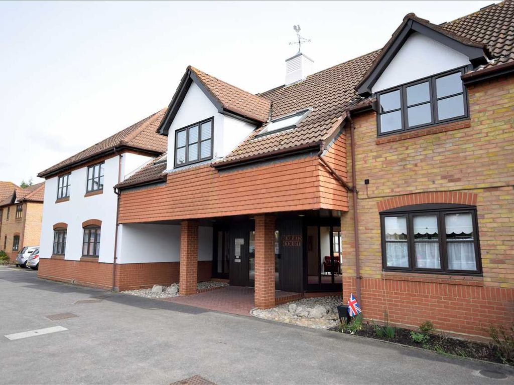 2 bed property for sale in Roberts Court, Baddow Road, Chelmsford CM2