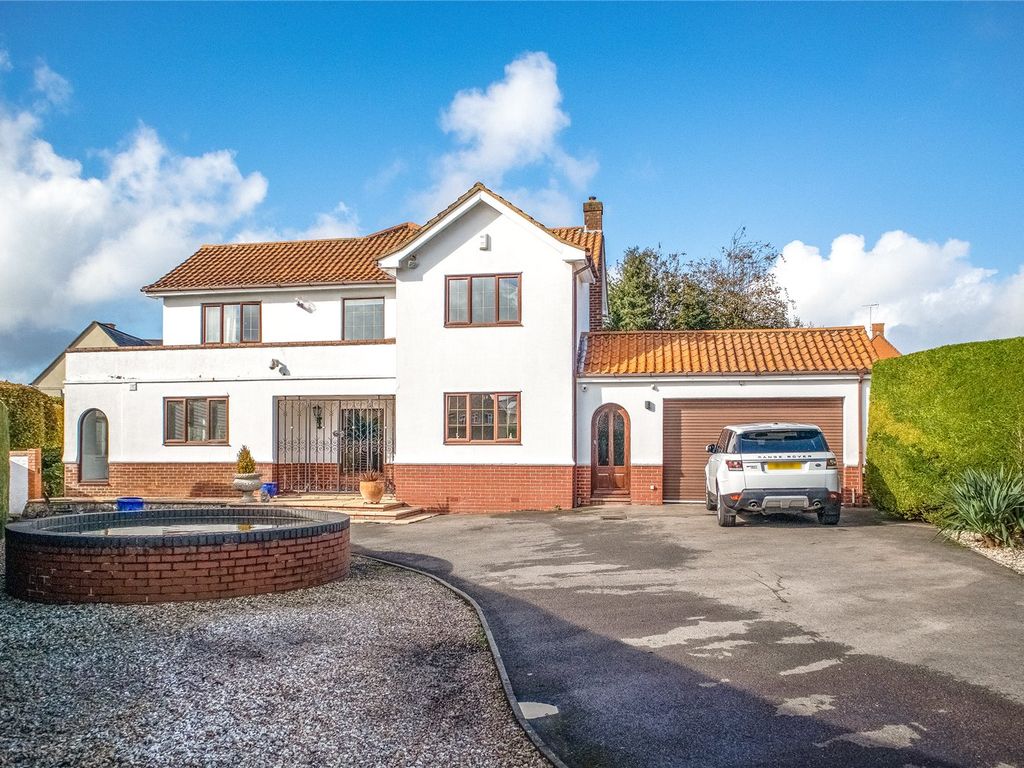 5 bed detached house for sale in Roman Crescent, Old Town, Swindon SN1