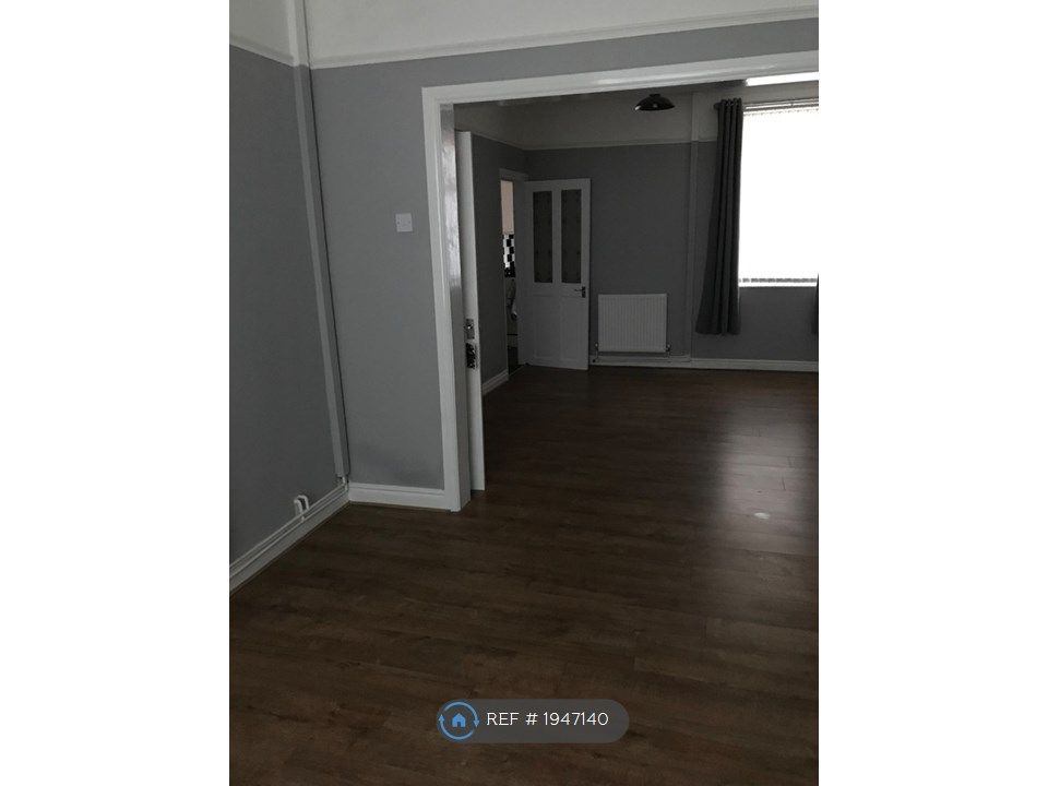 3 bed semidetached house to rent in Hartwell Street, Liverpool L21, £