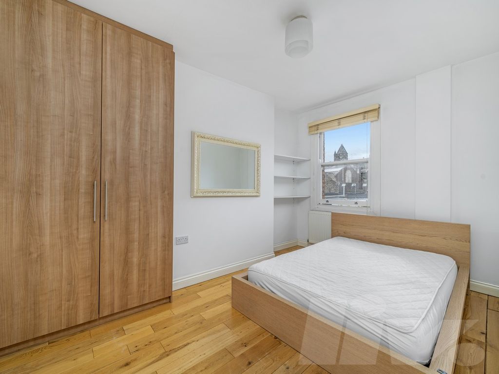 1 bed flat to rent in Heath Hurst Road, Belsize Park NW3, £1,800 pcm