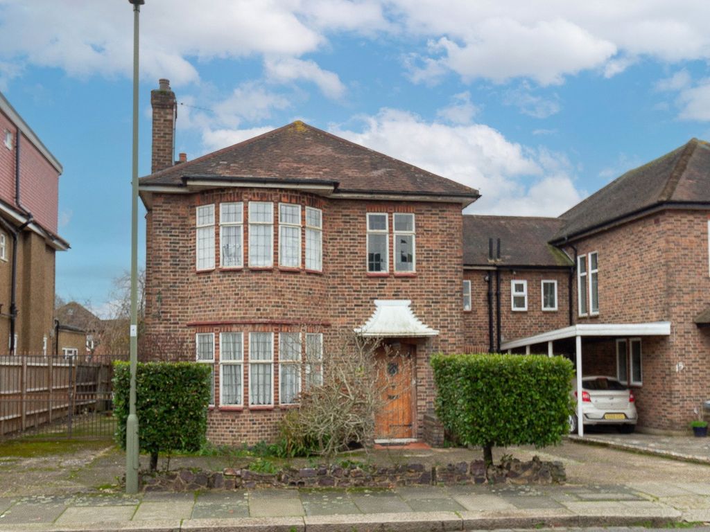 4 bed linkdetached house for sale in Gardens, Edgware HA8, £