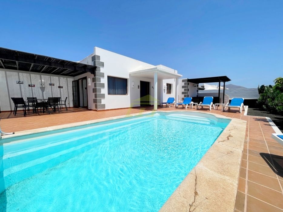 4 bed villa for sale in Playa Blanca, Lanzarote, Spain, £401,001 Zoopla