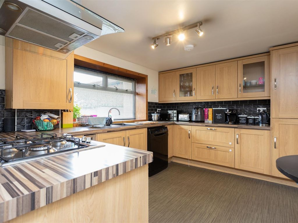 3 bed property for sale in Shepherd's Wynd, Auchterarder PH3, £120,000