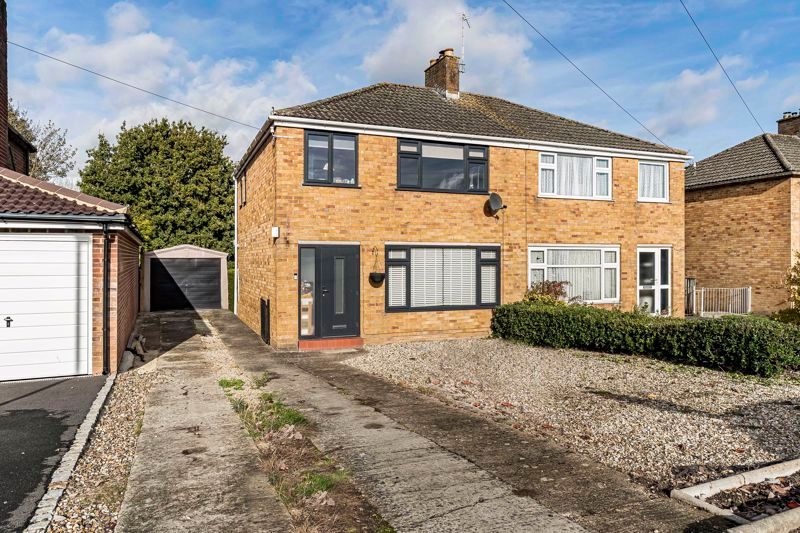 3 bed semidetached house for sale in Palmers, Wantage OX12, £375,000