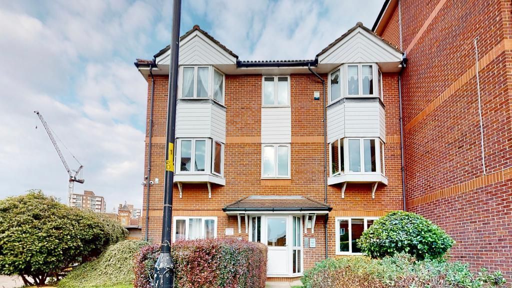 2 bed flat to rent in Rossetti Road, London SE16 Zoopla
