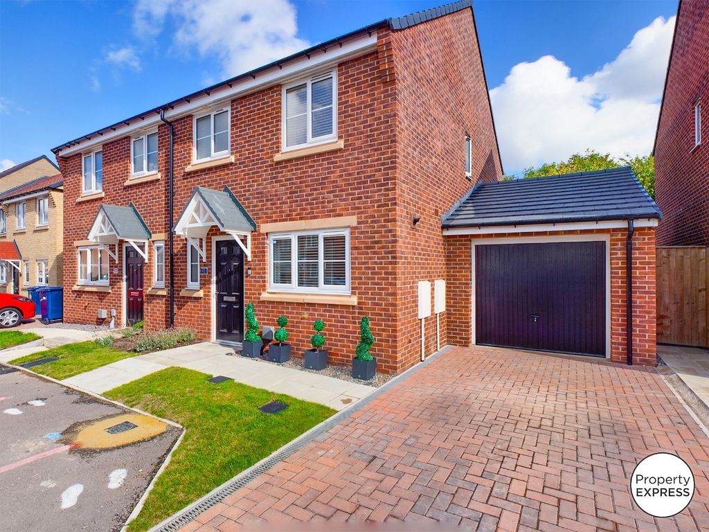 3 bed semidetached house for sale in Elderwood Gardens, Normanby