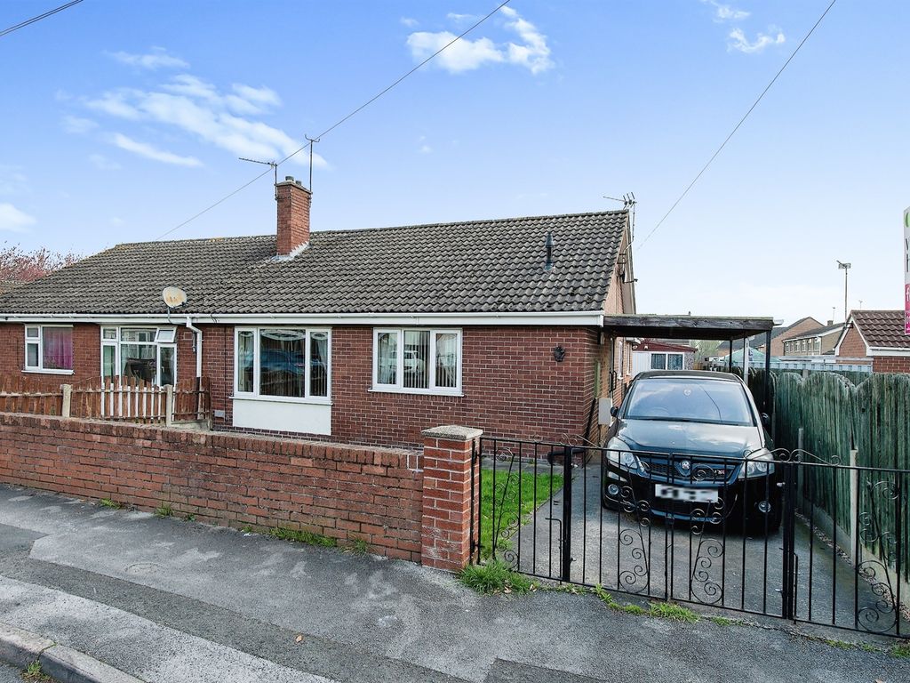 3 bed semidetached bungalow for sale in Ings Road, Kinsley, Pontefract