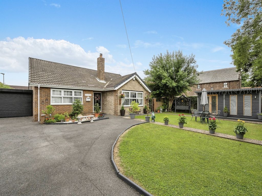 2 bed detached bungalow for sale in Shepherd Lane, Thurnscoe, Rotherham
