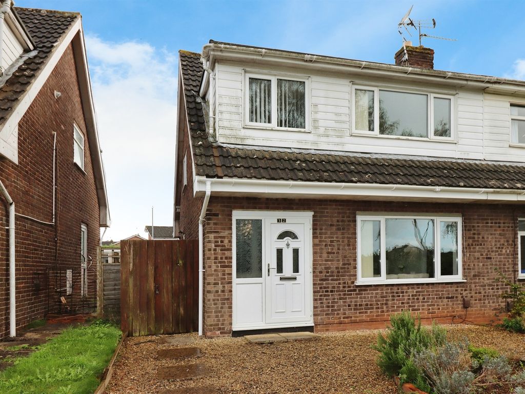 3 bed semidetached house for sale in Merlin Way, Chipping Sodbury