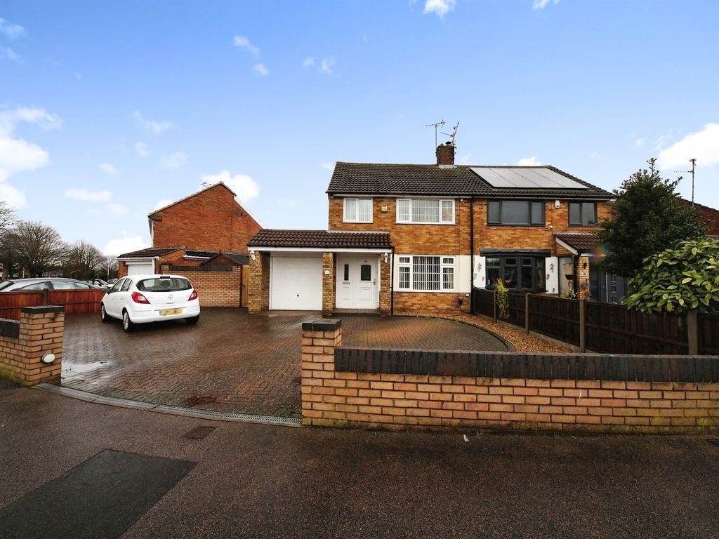 3 bed semidetached house for sale in Brandreth Avenue, Dunstable LU5