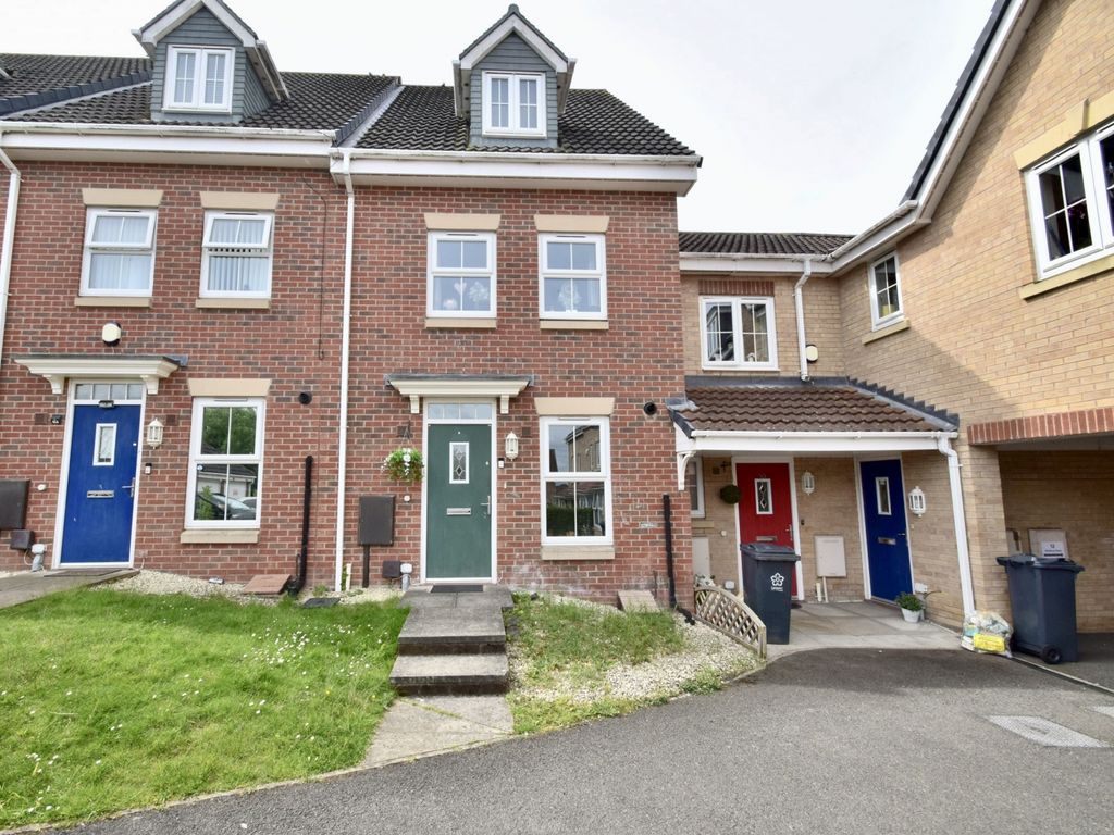 3 bed terraced house for sale in Welbury, Hamilton, Leicester LE5, £