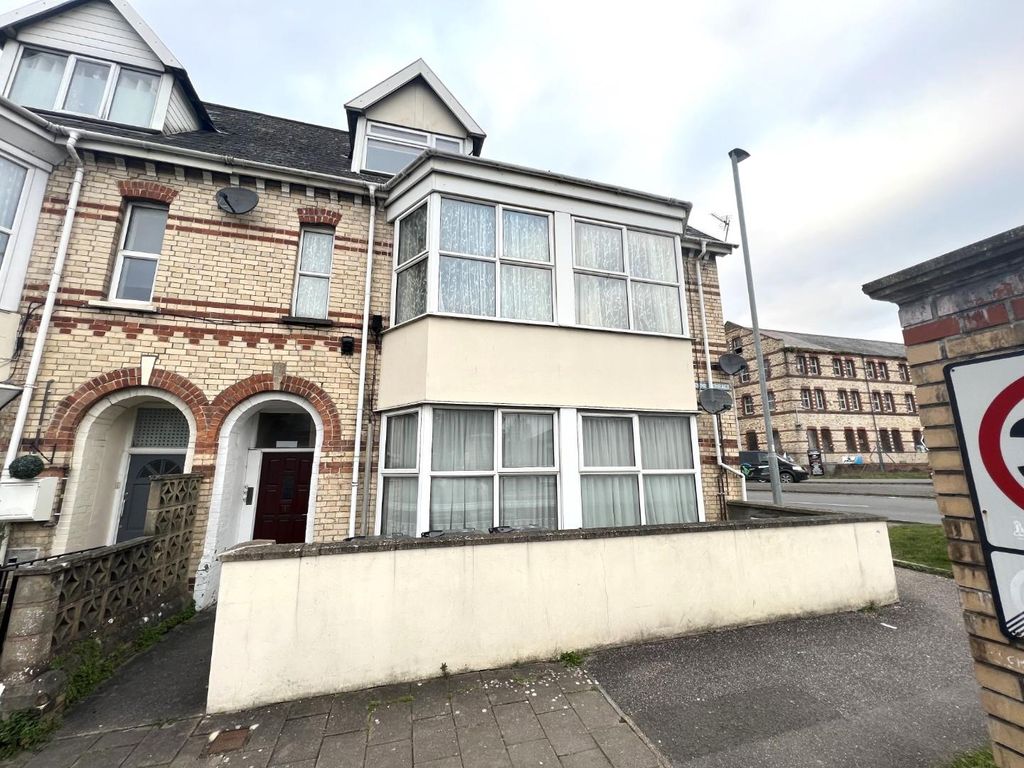 1 bed flat to rent in Osbourne Terrace, Sticklepath, Barnstaple EX31