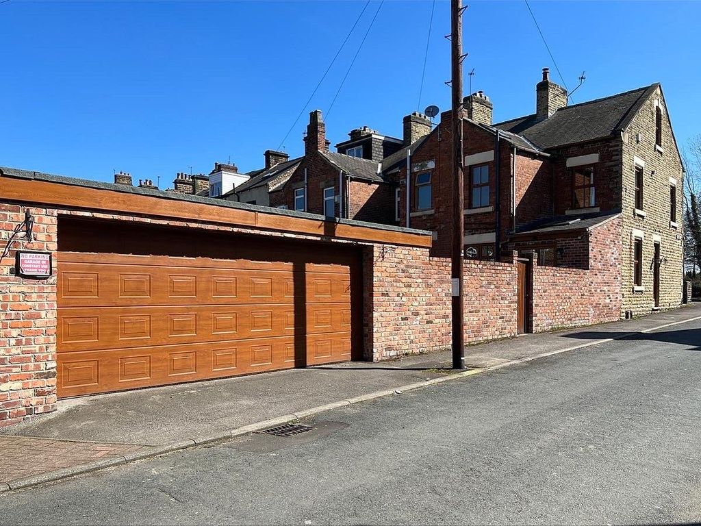 3 bed end terrace house for sale in Oxford Street, Stairfoot, Barnsley