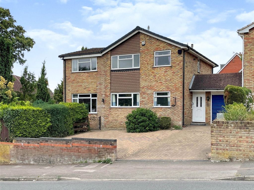 4 bed detached house to rent in Chapel Hill, Tilehurst, Reading