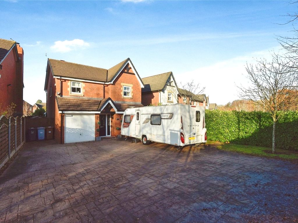 4 bed detached house for sale in Caldwell Close, Stapeley, Nantwich