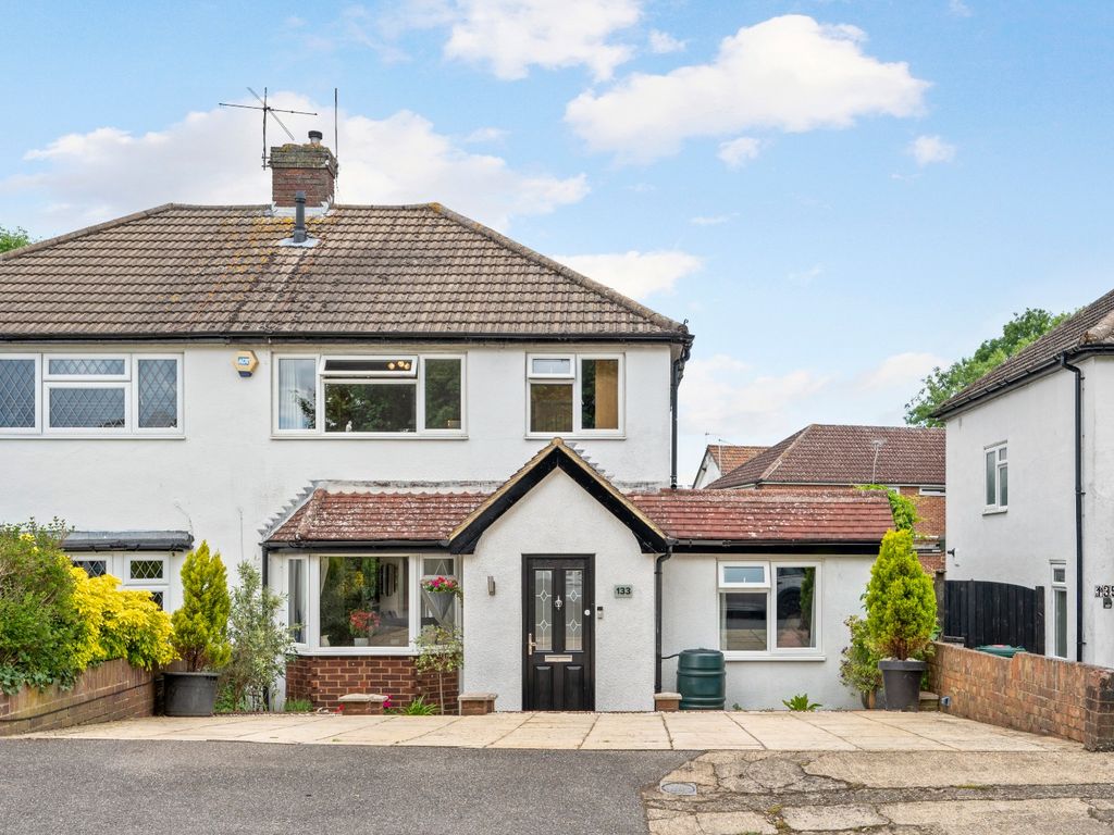 4 bed semidetached house for sale in Walnut Tree Road, Shepperton