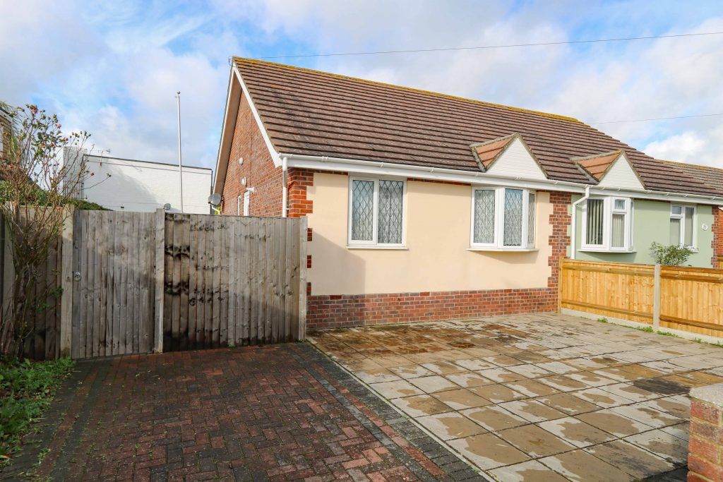 2 bed semidetached bungalow for sale in Nutbourne Road, Hayling Island