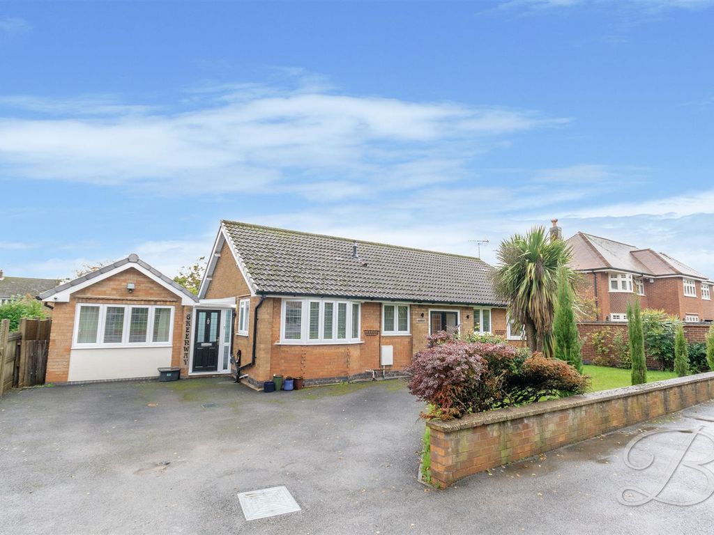 4 bed detached bungalow for sale in Wellow Road, Ollerton, Newark NG22