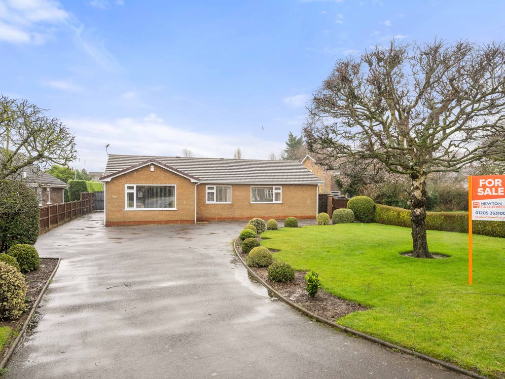 3 bed detached bungalow for sale in Sleaford Road, Boston PE21, £