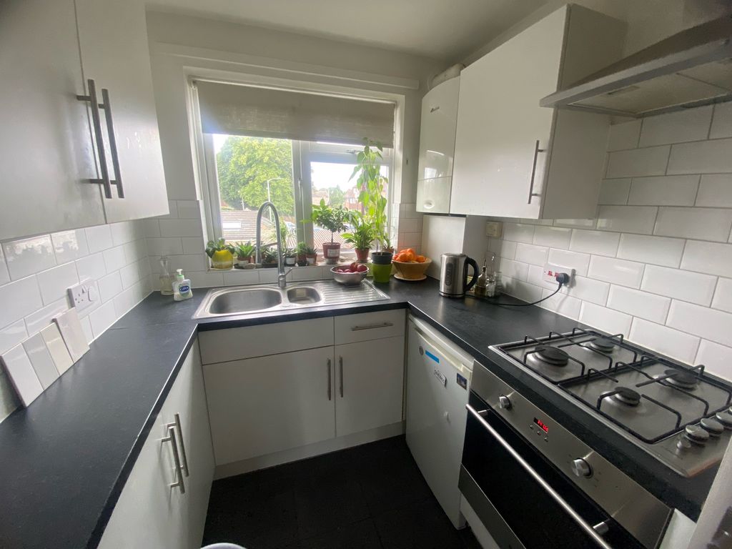 2 bed flat to rent in Bourne Parade, Bourne Road, Bexley DA5 Zoopla