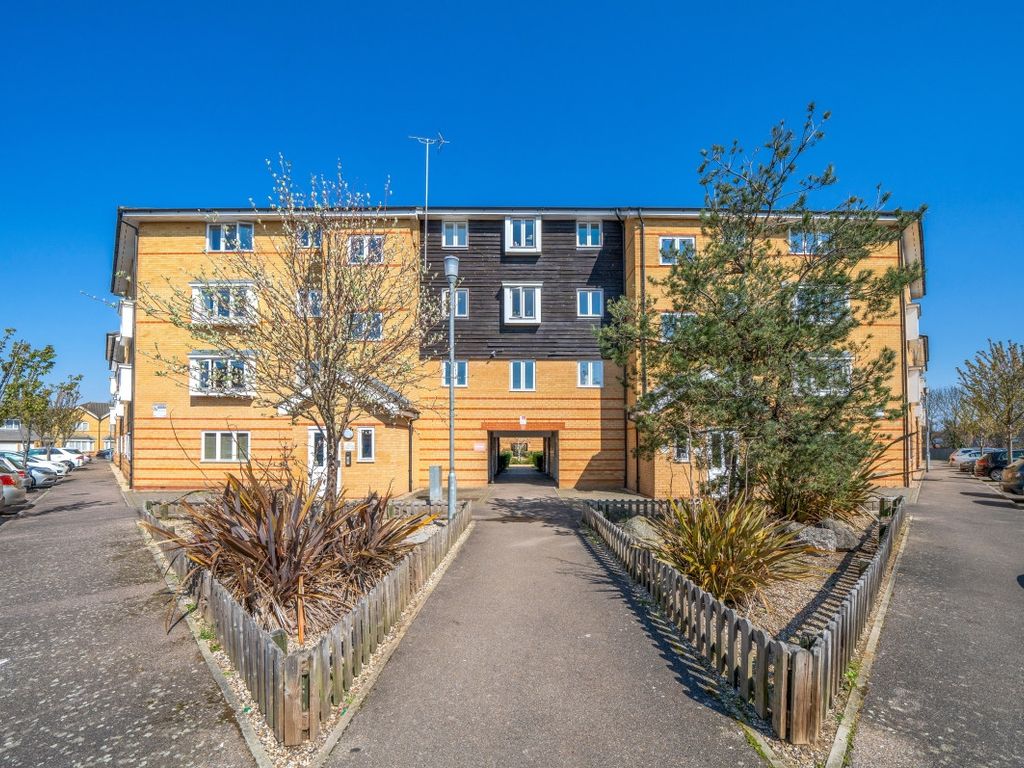 2 bed flat to rent in Stanley Close, London SE9 Zoopla