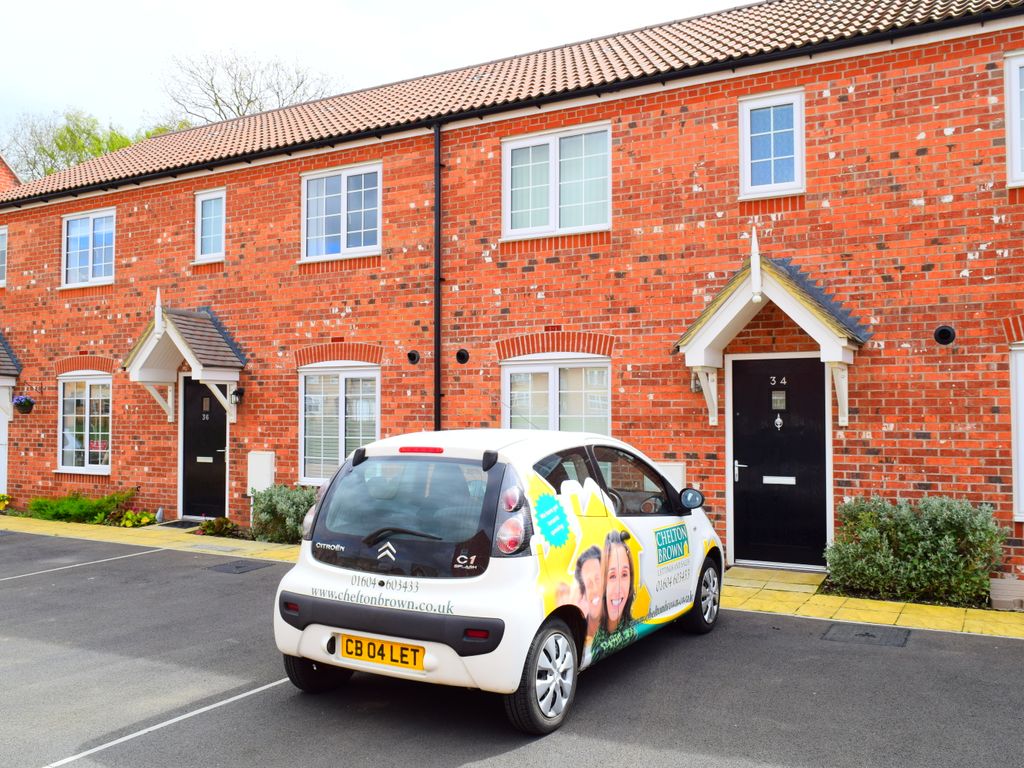 3 bed terraced house to rent in The Furrows, Countess Manor, Moulton