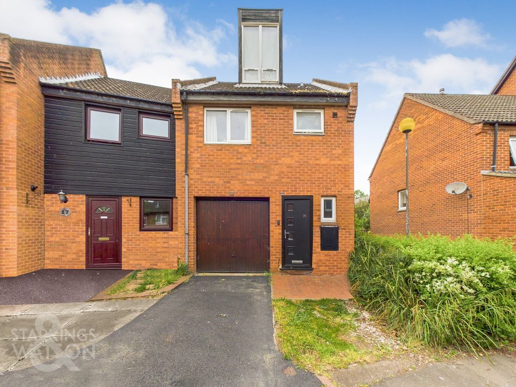 2 bed end terrace house for sale in Brampton Court, Bowthorpe, Norwich