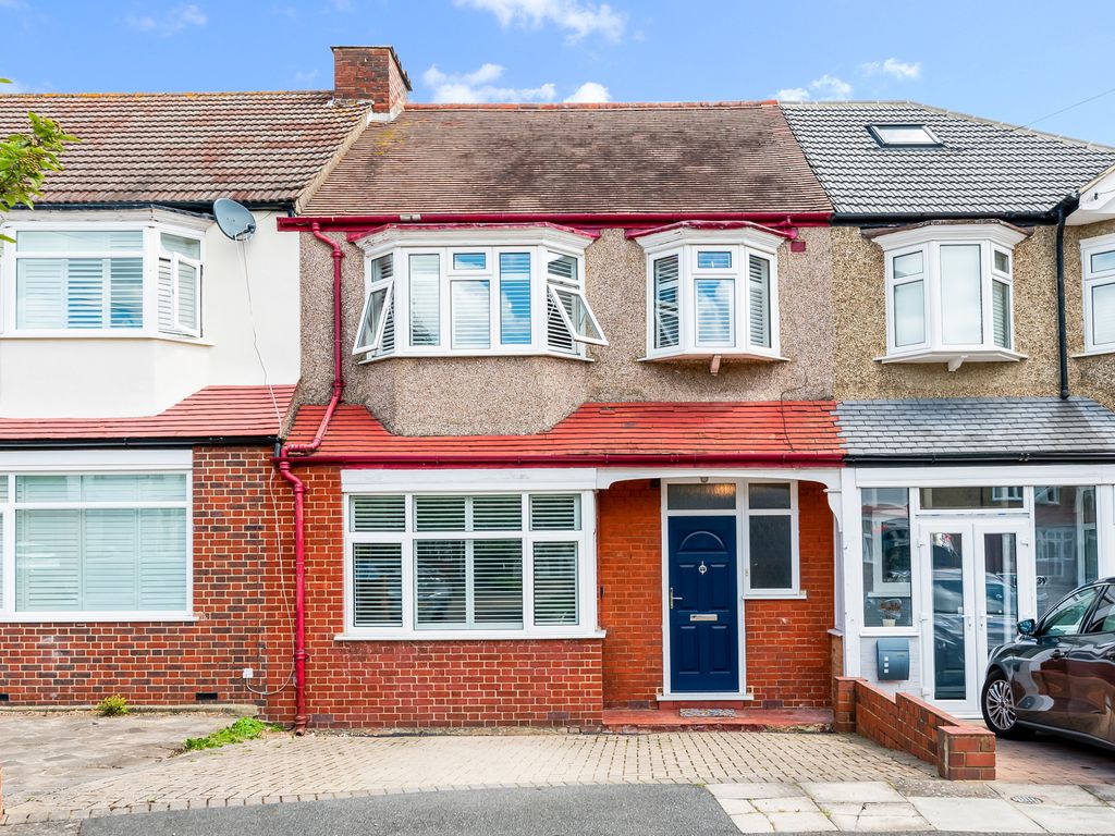 3 bed terraced house for sale in Greenwood Close, Morden SM4, £675,000