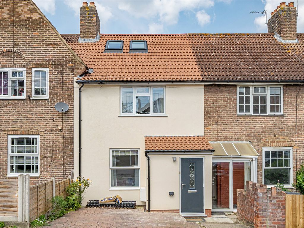 3 bed terraced house for sale in Shaw Road, Bromley BR1, £500,000 Zoopla