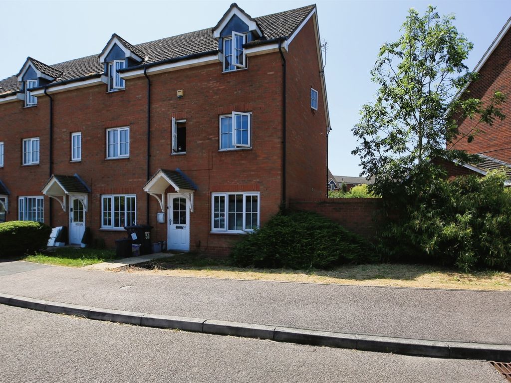 4 bed town house for sale in Rothbart Way, Hampton Hargate