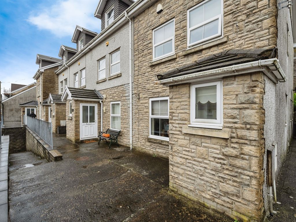 4 bed end terrace house for sale in High Street, Ogmore Vale, Bridgend