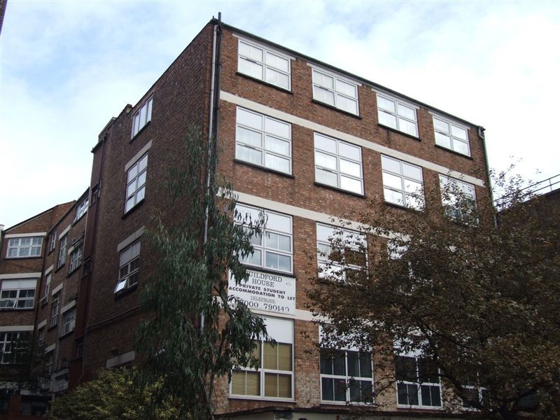 Studio to rent in Flat B, Guildford House, Guildford Street, Luton